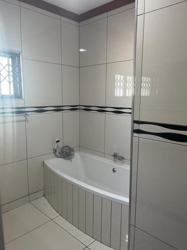 To Let 1 Bedroom Property for Rent in Golf View North West